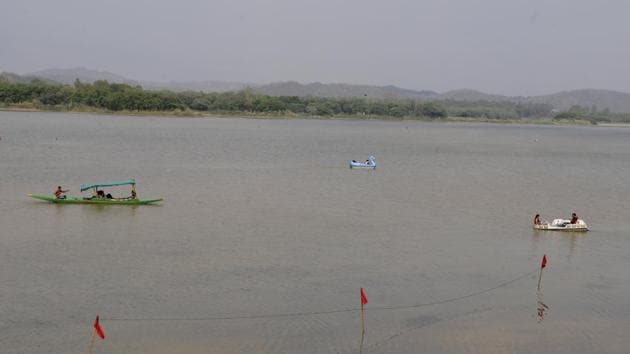 Depleting at a rapid rate and boating already restricted, by June 30 — a day after monsoon is to hit the city — Sukhna’s bed will run dry. (Karun Sharma/HT)