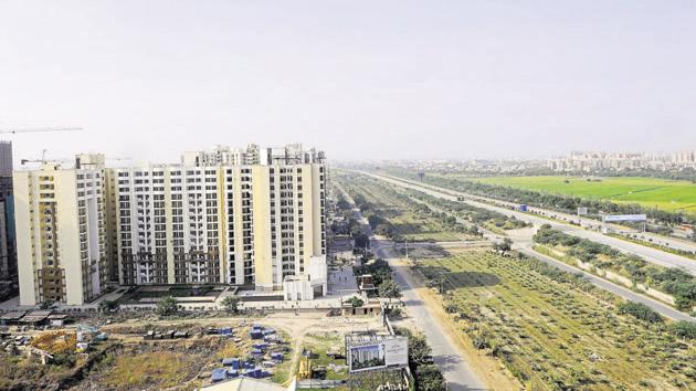The authority is unable to allot large plots to applicants because farmers in a majority of such cases are not ready to part with their agricultural land that has been earmarked for residential sectors 18 and 20. (HT Photo) The authority is unable to allot large plots to applicants because farmers in a majority of such cases are not ready to part with their agricultural land that has been earmarked for residential sectors 18 and 20. (HT Photo)