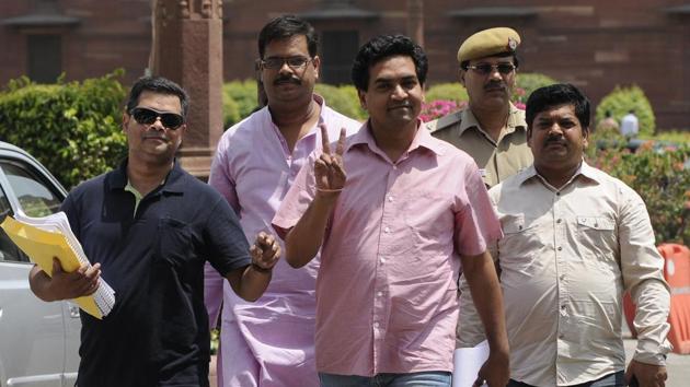 Sacked AAP leader Kapil Mishra arrives at Central Board of Direct Taxes (CBDT) at north block to file complaint against Delhi Chief Minister Arvind Kejriwal, in New Delhi on May 17. (Burhaan Kinu/HT PHOTO) Sacked AAP leader Kapil Mishra arrives at Central Board of Direct Taxes (CBDT) at north block to file complaint against Delhi Chief Minister Arvind Kejriwal, in New Delhi on May 17. (Burhaan Kinu/HT PHOTO)