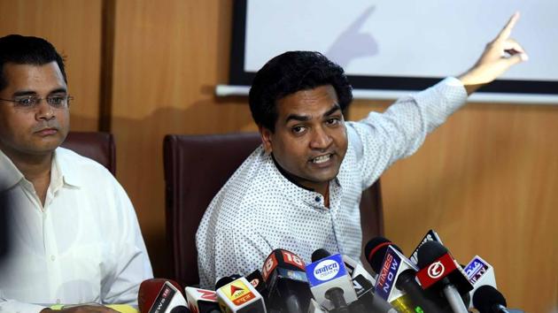 In a third attack at Delhi chief minister Arvind Kejriwal, sacked minister Kapil Mishra claimed that AAP had received funds through ‘hawala channels’. (Arun Sharma/HT PHOTO) In a third attack at Delhi chief minister Arvind Kejriwal, sacked minister Kapil Mishra claimed that AAP had received funds through ‘hawala channels’. (Arun Sharma/HT PHOTO)