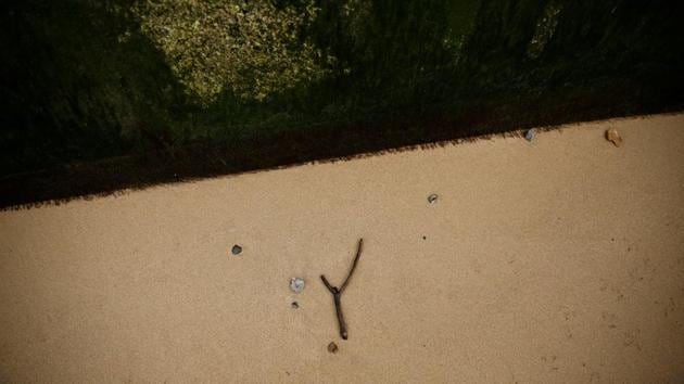 An artistic compostion found by the photographer on the banks of the River Thames. (Stefan Wermuth/Reuters) An artistic compostion found by the photographer on the banks of the River Thames. (Stefan Wermuth/Reuters)