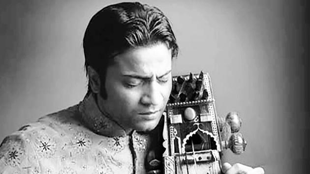 Sarangi player Sabir Khan, son of late Ustad Sultan Khan. (HT Photo) Sarangi player Sabir Khan, son of late Ustad Sultan Khan. (HT Photo)