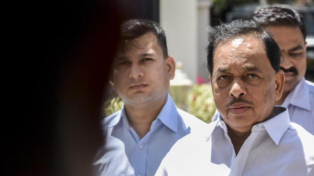 Congress’ Narayan Rane arrives outside the Assembly. (Kunal Patil/HT Photo) Congress’ Narayan Rane arrives outside the Assembly. (Kunal Patil/HT Photo)