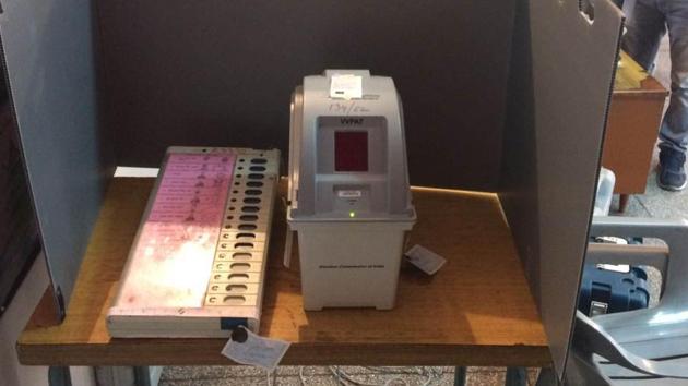 An EVM with VVPAT machine in Ludhiana on February 4. (HT File Photo) An EVM with VVPAT machine in Ludhiana on February 4. (HT File Photo)
