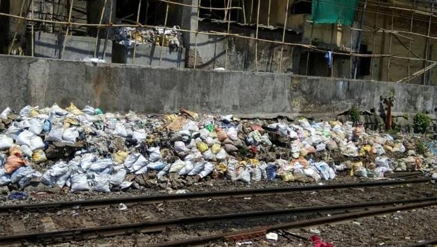 If a survey is done to spot the dirtiest stretches of rail tracks, several sections of Mumbai would figure in it.(HT FILE)