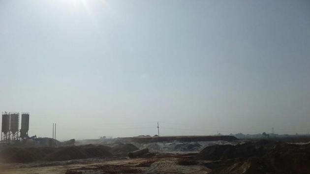 A 22km stretch of the 135km expressway falls in Gautam Budh Nagar. The ring road-like expressway will pass through Greater Noida, Ghaziabad, Faridabad and parts of Delhi. A 22km stretch of the 135km expressway falls in Gautam Budh Nagar. The ring road-like expressway will pass through Greater Noida, Ghaziabad, Faridabad and parts of Delhi.