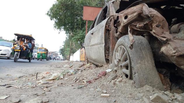 An unclaimed vehicle lying outside a police station in Lucknow. (Deepak Gupta/HT photo) An unclaimed vehicle lying outside a police station in Lucknow. (Deepak Gupta/HT photo)