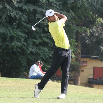 Shubhankar Sharma became the national golf champion at 16 and went on to set a record by winning his first professional title at the age of 17. (HT Photo)