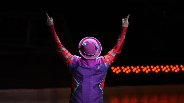 Performers from the Ringling Bros. and Barnum & Bailey Circus stage their final farewell . (TIMOTHY A. CLARY / AFP)
