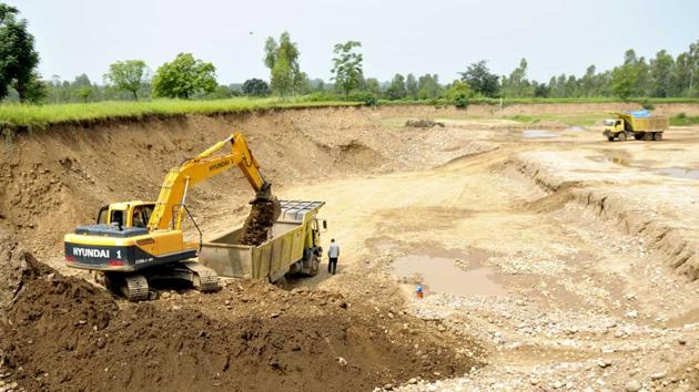 The Captain Amarinder Singh government’s claim that last week auction of 89 mines has broken the ‘mining cartel’ may be just that, a claim. (HT File Photo) The Captain Amarinder Singh government’s claim that last week auction of 89 mines has broken the ‘mining cartel’ may be just that, a claim. (HT File Photo)