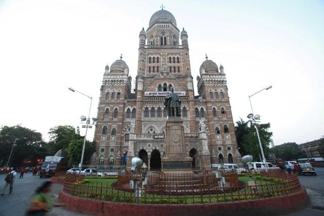Octroi duty, a major source of revenue of the civic bodies, will be scrapped with the introduction of the GST. The civic bodies will be relying on the government for compensation towards the same. (HT file photo) Octroi duty, a major source of revenue of the civic bodies, will be scrapped with the introduction of the GST. The civic bodies will be relying on the government for compensation towards the same. (HT file photo)