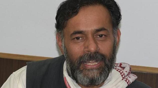 AAP founding members Yogendra Yadav (in picture) and Prashant Bhushan were expelled from the party in April 2015 after which they formed a breakaway group called Swaraj Abhiyan.(HT Photo)