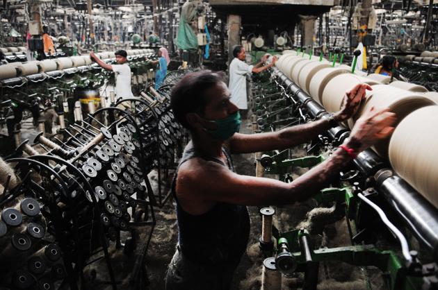 The Bharatiya Kisan Sangh wants the Centre to reject labour law reforms proposed by NITI Ayog.(HT File Photo) The Bharatiya Kisan Sangh wants the Centre to reject labour law reforms proposed by NITI Ayog.(HT File Photo)