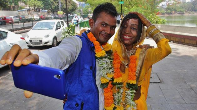 Why not seal it with a selfie? (Praful Gangurde/HT PHOTO) 