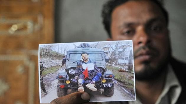 Farooq Dar who was tied to jeep last month accused army major Leetul Gogoi of lying in his statement to the media about the human shield incident.(Waseem Andrabi/HT Photo)