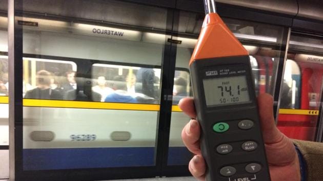 Noise level at the suburban trains in London, measured at both underground and overground ones, was at a maximum of 74.1 dB (sound of a toilet flushing). (HT) Noise level at the suburban trains in London, measured at both underground and overground ones, was at a maximum of 74.1 dB (sound of a toilet flushing). (HT)