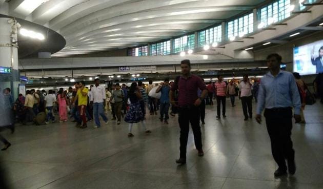 Normal service resumed at Rajiv Chowk metro station after sparks were reported on a train. (Sonu Mehta/HT Photo) Normal service resumed at Rajiv Chowk metro station after sparks were reported on a train. (Sonu Mehta/HT Photo)