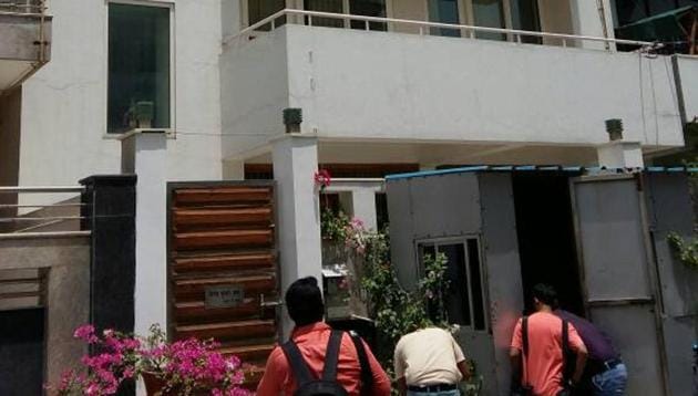 House owned by IAS officer Vimal Kumar Sharma in Sector 50, Noida was also searched by the income tax department officials on Wednesday. (HT Photo) House owned by IAS officer Vimal Kumar Sharma in Sector 50, Noida was also searched by the income tax department officials on Wednesday. (HT Photo)