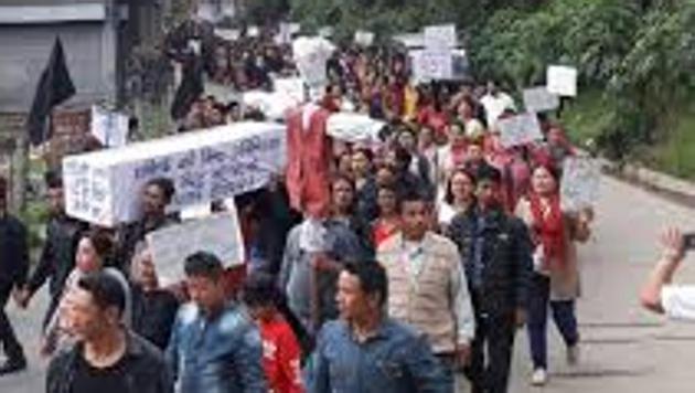 A protest rally in the hills. Over the past few decades the central issue of politics has been the demand for Gorkhaland. (HT aland Photo) A protest rally in the hills. Over the past few decades the central issue of politics has been the demand for Gorkhaland. (HT aland Photo)
