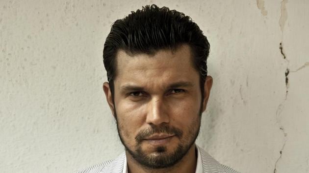 Randeep Hooda lost 18kg for his role in Sarbjit (2016). Randeep Hooda lost 18kg for his role in Sarbjit (2016).