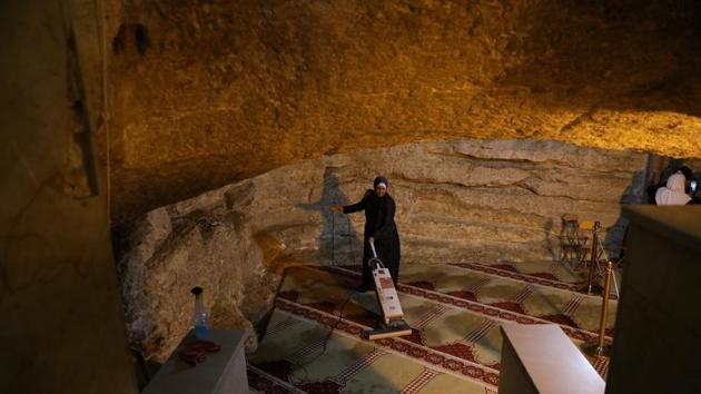 The twisting alleyways are filled with the scent of sweets eaten at Iftar, the nightly breaking of the fast, including atayef, sugar-soaked pancakes with cheese or nuts, and date-filled ajwa cookies. (Ammar Awad/REUTERS)