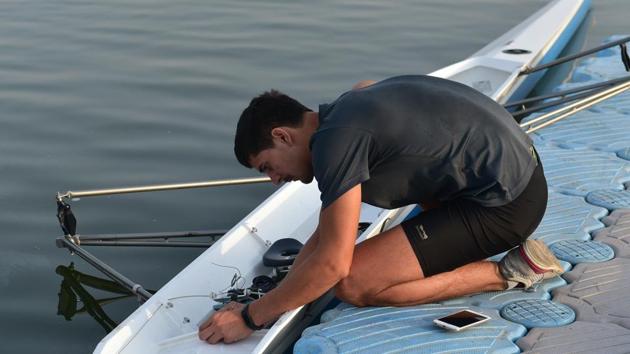 Double checking the seat settings and shoes before start of the training in water is necessary. (Mujeeb Faruqui/HT Photo)