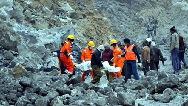 National Disaster Response Force (NDRF) men rescue trapped workers after mines subsidence near Lalmatia in Jharkhand in December 2016. Coal supply to NTPC’s Kahalgaon plant from Lalmatia has remained affected since the mishap.(HT file photo.) National Disaster Response Force (NDRF) men rescue trapped workers after mines subsidence near Lalmatia in Jharkhand in December 2016. Coal supply to NTPC’s Kahalgaon plant from Lalmatia has remained affected since the mishap.(HT file photo.)