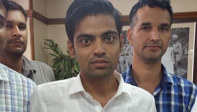The youth who helped bust the illegal kidney racket in Delhi is Jaideep Sharma (white shirt), a management student at Pune’s Symbiosis Institute. (Handout photo) The youth who helped bust the illegal kidney racket in Delhi is Jaideep Sharma (white shirt), a management student at Pune’s Symbiosis Institute. (Handout photo)
