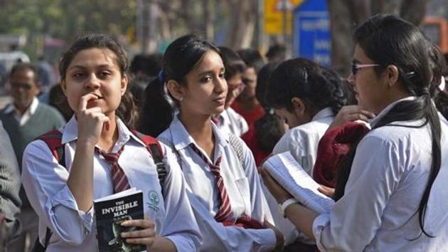 The high court episode left students anxious, many fearing that a delay would hit their chances in landing a college seat.(Ravi Choudhary/HT Photo)