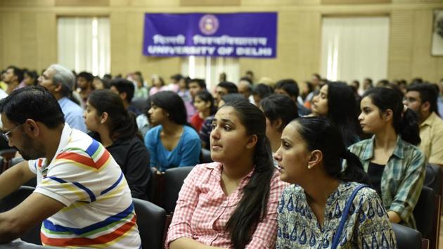 Students at Delhi University’s open house sessions held recently to get more clarity on the admissions process. (Photo by Saumya Khandelwal/ Hindustan Times).(Saumya Khandelwal/HT PHOTO)