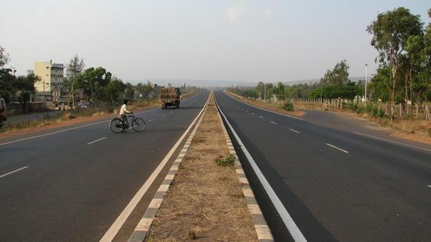 The state government’s ~46,000-crore ambitious Mumbai-Nagpur super communication highway runs through the heart of approximately 80 to 132 acres of irrigated fields. (PTI Representative Photo) The state government’s ~46,000-crore ambitious Mumbai-Nagpur super communication highway runs through the heart of approximately 80 to 132 acres of irrigated fields. (PTI Representative Photo)