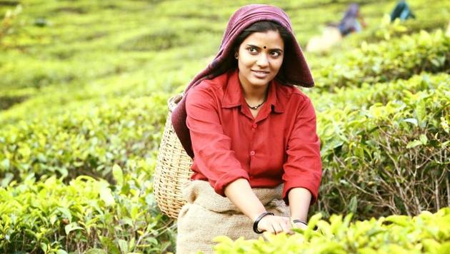 Aishwarya Rajesh in a still from the Malayalam film Sakhavu (2017). Aishwarya Rajesh in a still from the Malayalam film Sakhavu (2017).