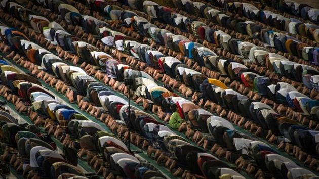 Indonesian Muslims pray during the start of the holy month of Ramadan at the Al Akbar mosque in Surabaya. More than 1.5 billion Muslims around the world will mark the month, during which believers abstain from eating, drinking, and smoking from dawn until sunset. (Juni Kriswanto/AFP) Indonesian Muslims pray during the start of the holy month of Ramadan at the Al Akbar mosque in Surabaya. More than 1.5 billion Muslims around the world will mark the month, during which believers abstain from eating, drinking, and smoking from dawn until sunset. (Juni Kriswanto/AFP)