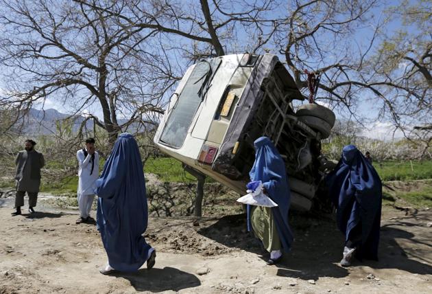 War-torn Afghanistan has some of the world’s most dangerous roads due to wear and tear, a lack of enforcement of traffic rules and decrepit passenger vehicles.(Reuters file/ representational image only)