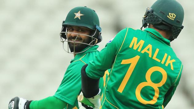 Pakistan batsman Mohammad Hafeez (L) and teammate Shoaib Malik against Bangladesh. (AFP) Pakistan batsman Mohammad Hafeez (L) and teammate Shoaib Malik against Bangladesh. (AFP)
