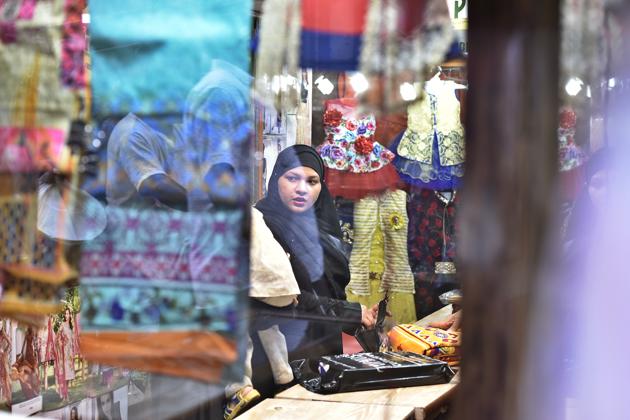 As Islam follows a lunar calendar, the holy month begins every year about 11 days earlier and its commencement is traditionally determined by the appearance of the new moon. (Raj K Raj/HT PHOTO) 