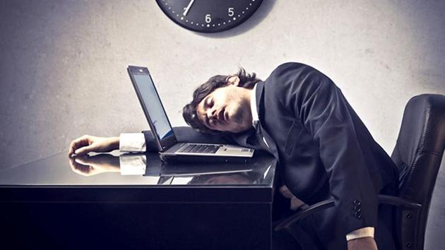 Sleep loss can trigger astrocytes, type of glial cells that prune unnecessary synapses in the brain to remodel its wiring, to start breaking down more of the brain’s connections and their debris.(Shutterstock)