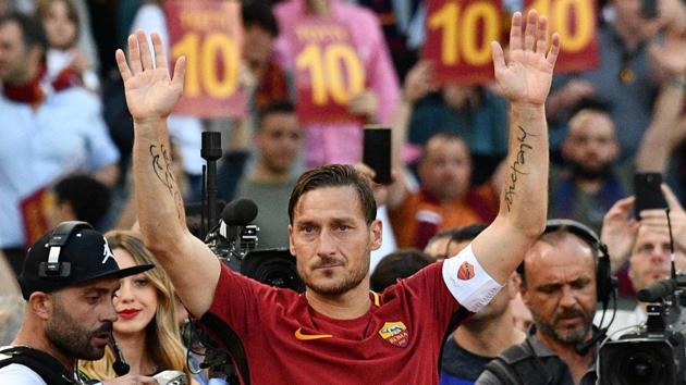 Genoa Celebrates Totti with Special Jersey - Footy Headlines