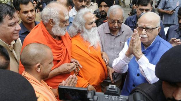 BJP leader LK Advani arrives at the guest house in Lucknow ahead of the CBI court hearing on the Babri Masjid demolition. He is greeted by Ram Vilas Vedanti and Mahant Dharamdas who will also appear before court. Uttar Pradesh CM Yogi Adityanath is also seen. (Deepak Gupta/Hindustan Times) BJP leader LK Advani arrives at the guest house in Lucknow ahead of the CBI court hearing on the Babri Masjid demolition. He is greeted by Ram Vilas Vedanti and Mahant Dharamdas who will also appear before court. Uttar Pradesh CM Yogi Adityanath is also seen. (Deepak Gupta/Hindustan Times)