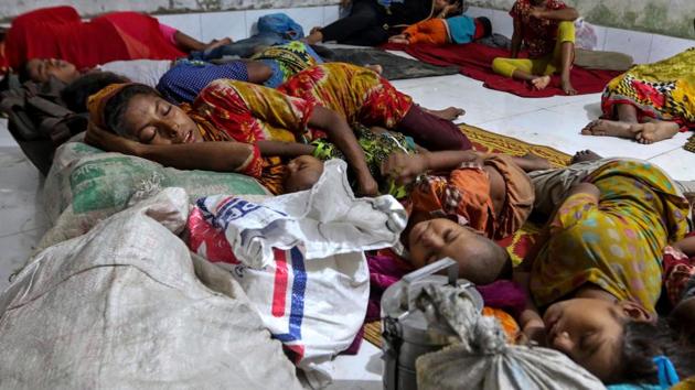 Bangladesh has evacuated nearly 300,000 people as Cyclone Mora barrelled towards its southeastern coast at speeds of more than 85 kilometres (53 miles) per hour, officials said (AFP) Bangladesh has evacuated nearly 300,000 people as Cyclone Mora barrelled towards its southeastern coast at speeds of more than 85 kilometres (53 miles) per hour, officials said (AFP)