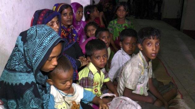 In photos: Cyclone Mora hits Bangladesh coast with strong wind and rain ...