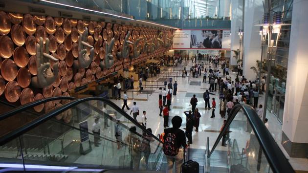 About 1,200 scheduled flights take off and land at the Delhi airport every day and an additional 40-50 small non-scheduled chartered planes also operate from the air hub. (Hindustan Times) About 1,200 scheduled flights take off and land at the Delhi airport every day and an additional 40-50 small non-scheduled chartered planes also operate from the air hub. (Hindustan Times)