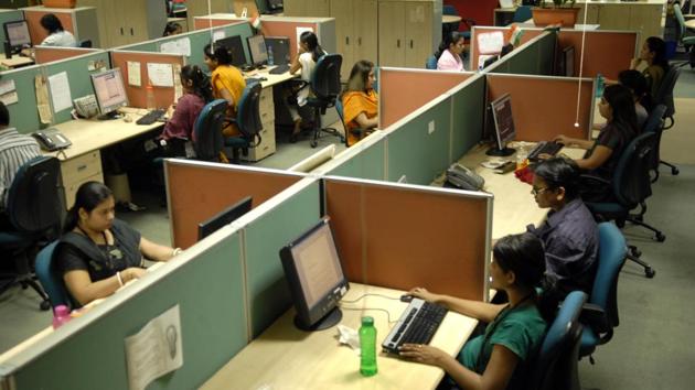 Representative Image: India Inc’s average pay hike has registered a steep drop from 15.1% in 2007 to 10.2% in 2016, an analysis of India Salary Increase Survey by consulting firm Aon Hewitt revealed.