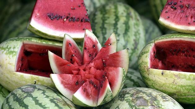 The seeds of the melon can be roasted to give a tasty and nutritional boost. Watermelon seeds are packed with protein, vitamin B, magnesium and monounsaturated and polyunsaturated fats.  (Raj K Raj/HT PHOTO) 