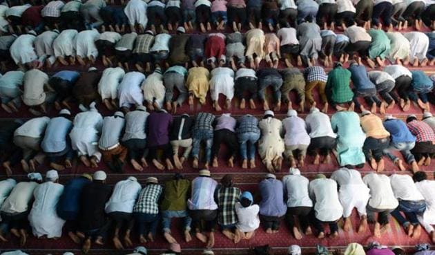 Nepalese Muslims offer prayers. A Muslim delegation had called on Prime Minister Pushpa Kamal Dahal “Prachanda” on Tuesday to draw his attention to the inconvenience the community could face if elections were held during Ramzan.(AFP file photo)