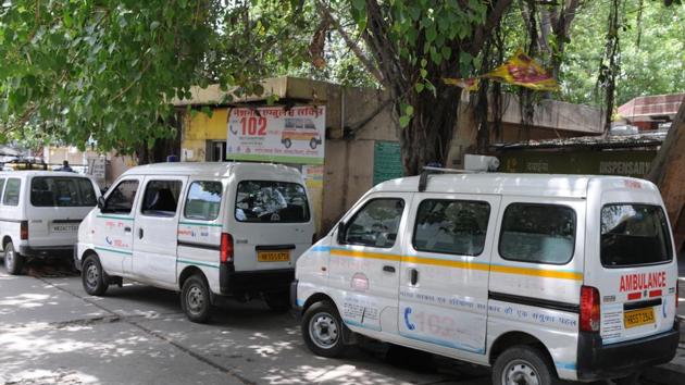 Two cases were reported in the last two months of children dying at the civil hospital waiting for ambulances. (Parveen Kumar/HT File) Two cases were reported in the last two months of children dying at the civil hospital waiting for ambulances. (Parveen Kumar/HT File)
