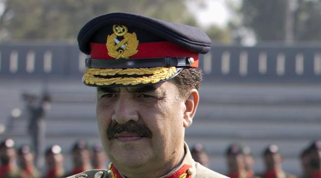 Former Pakistan's army chief Gen Raheel Sharif was to command the Saudi-led military alliance formed to fight terrorism. (AP FILE) Former Pakistan's army chief Gen Raheel Sharif was to command the Saudi-led military alliance formed to fight terrorism. (AP FILE)