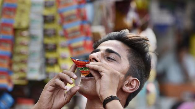 Tobacco use is one of the main risk factors for a number of chronic diseases, including cancer, lung diseases and cardiovascular diseases.(Sanjeev Verma/HT Photo) Tobacco use is one of the main risk factors for a number of chronic diseases, including cancer, lung diseases and cardiovascular diseases.(Sanjeev Verma/HT Photo)