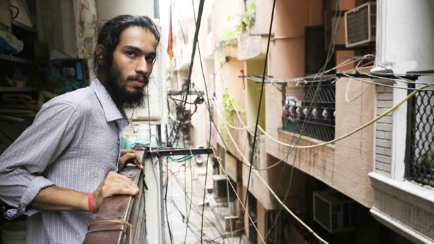 The poet’s parents had named him Ronak Bhasin but his readers on Instagram know him by his pseudonym Pagalkavi . (Mayank Austen Soofi / HT Photo) The poet’s parents had named him Ronak Bhasin but his readers on Instagram know him by his pseudonym Pagalkavi . (Mayank Austen Soofi / HT Photo)