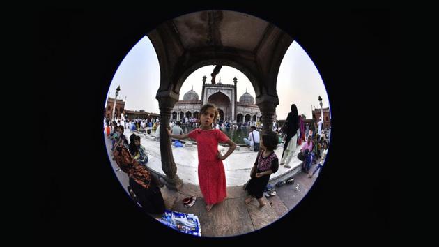 Ramzan is the ninth month of the Islamic calendar when the faithful abstain from food and water from sunrise to sunset and join mass prayers at mosques.  (Arun Sharma/HT PHOTO) 